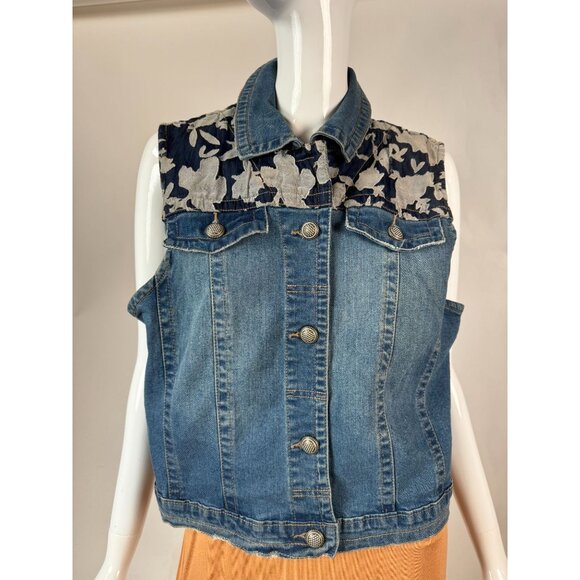 Denim & Lace Floral Vest By AMI L  99% Cotton & Spandex  Floral Pattern Distress - Picture 1 of 16
